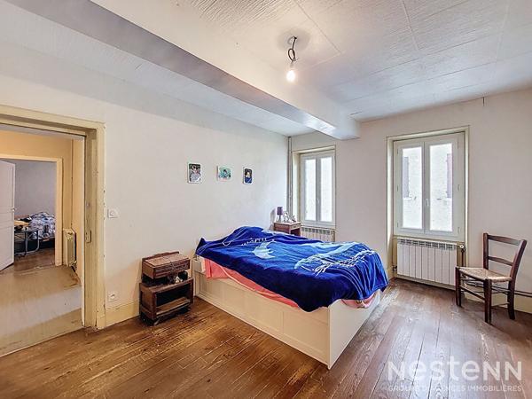 A Vendre Maison de ville en pierre de 111 m² au centre-ville de Valence-sur-Baïse