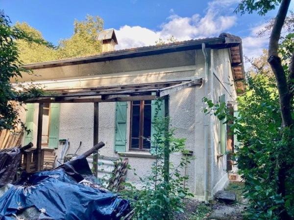 MAISON A RENOVER SUR TERRAIN DE 13960 m2