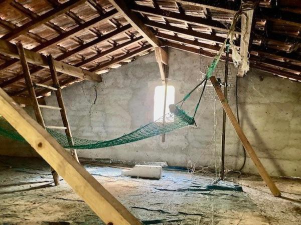 MAISON A RENOVER SUR TERRAIN DE 13960 m2