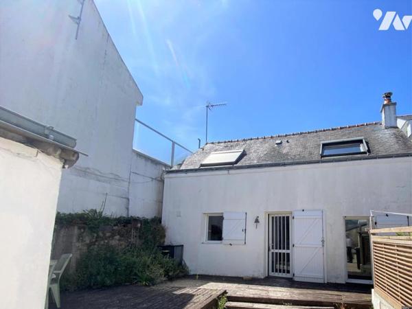 MAISON  AVEC UNE DEPENDANCE À VENDRE EN PLEIN CŒUR DE LOCMARIAQUER 