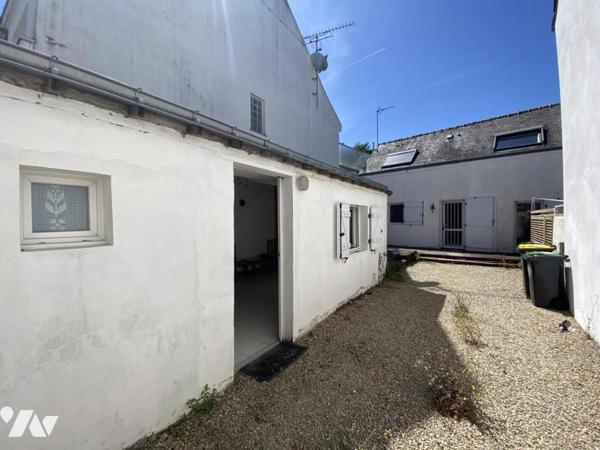 MAISON  AVEC UNE DEPENDANCE À VENDRE EN PLEIN CŒUR DE LOCMARIAQUER 