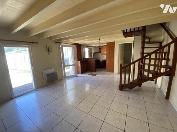 MAISON  AVEC UNE DEPENDANCE À VENDRE EN PLEIN CŒUR DE LOCMARIAQUER 