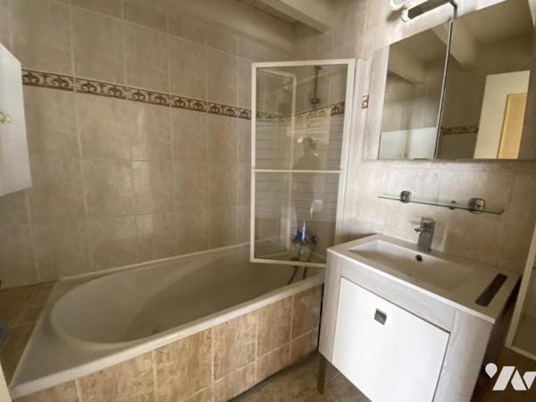 MAISON  AVEC UNE DEPENDANCE À VENDRE EN PLEIN CŒUR DE LOCMARIAQUER 