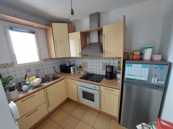 VILLA CONTEMPORAINE RECENTE AVEC PISCINE