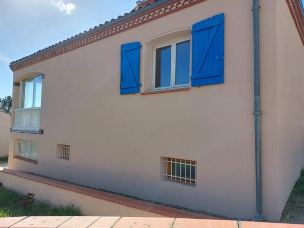 VILLA CONTEMPORAINE RECENTE AVEC PISCINE