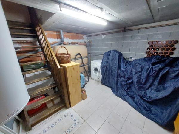 VILLA CONTEMPORAINE RECENTE AVEC PISCINE