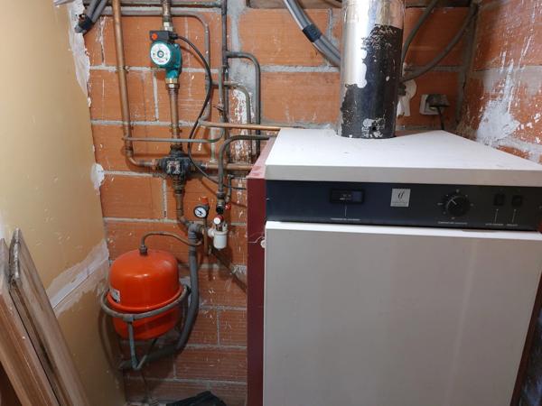 VILLA CONTEMPORAINE RECENTE AVEC PISCINE