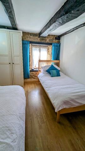 Magnifique propriété en pierre de 246 m² avec piscine intérieure et verger