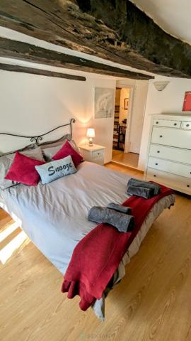 Magnifique propriété en pierre de 246 m² avec piscine intérieure et verger