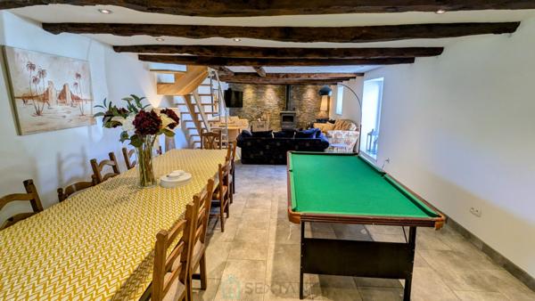 Magnifique propriété en pierre de 246 m² avec piscine intérieure et verger