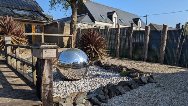 Magnifique propriété en pierre de 246 m² avec piscine intérieure et verger