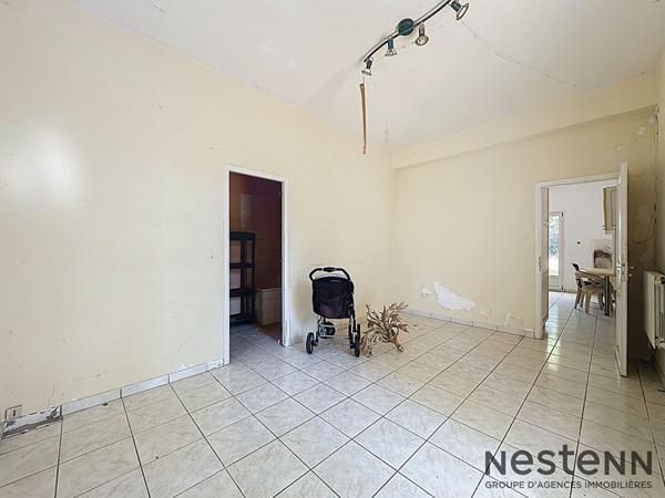 Villa à rénover T7 210 m2 sur terrain 7800 m2 Trets