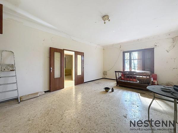 Villa à rénover T7 210 m2 sur terrain 7800 m2 Trets