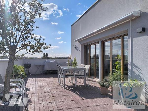 BAS FLOIRAC (33270) quartier Gambetta limitrophe de Bordeaux Bastide ( commerces services  écol...