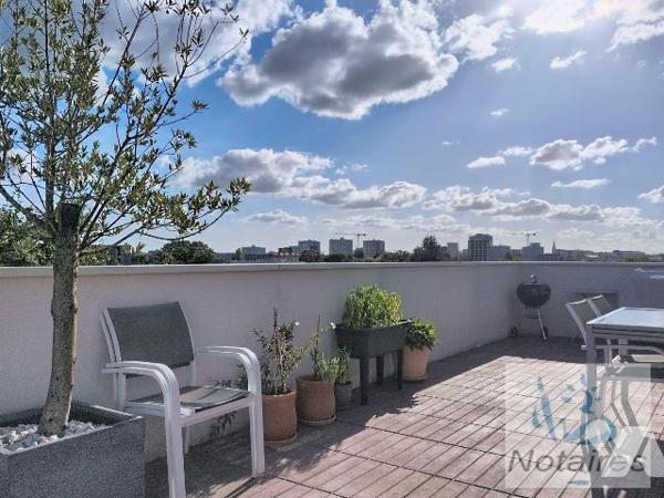 BAS FLOIRAC (33270) quartier Gambetta limitrophe de Bordeaux Bastide ( commerces services  écol...