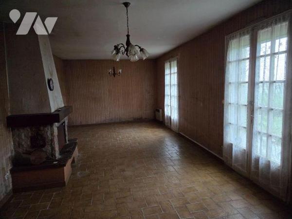 CHAMPEON- En campagne, pavillon sur sous-sol avec accès de plain pied sur plus d'un hectare de ...