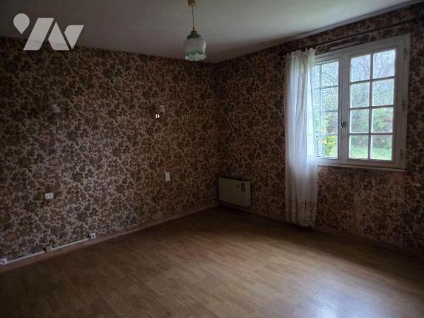 CHAMPEON- En campagne, pavillon sur sous-sol avec accès de plain pied sur plus d'un hectare de ...