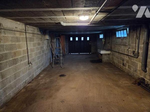 CHAMPEON- En campagne, pavillon sur sous-sol avec accès de plain pied sur plus d'un hectare de ...