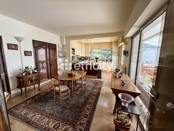 Maison 8 pièces - 328 m² Bien prestige