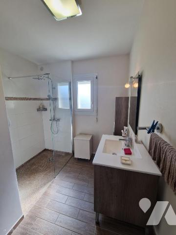 EXCLUSIVITE : Maison en très bon état avec sous sol.