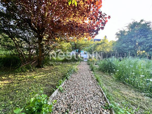 Vente maison de charme de 55 m² avec terrain clos à Chahaignes (72340), calme, verdure et authenticité