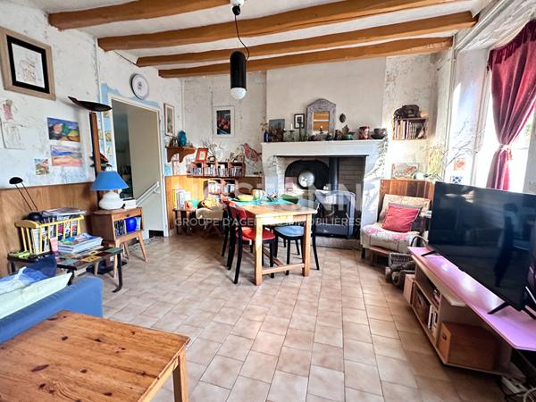 Vente maison de charme de 55 m² avec terrain clos à Chahaignes (72340), calme, verdure et authenticité