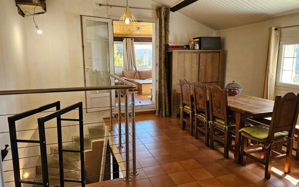 Maison à vendre    5 pièces • 132 m2 Auriol