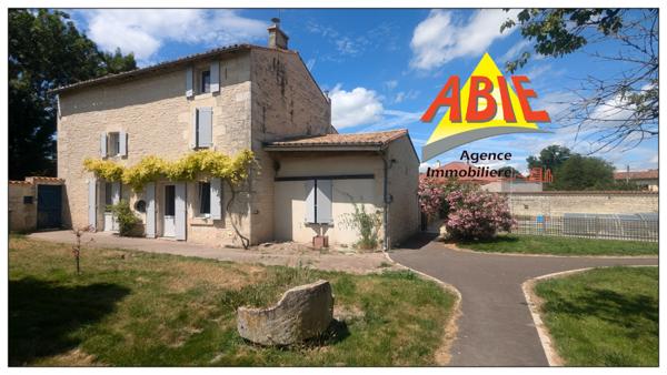 Maison  8 pièce(s)  5 chambre(s)  224 m²