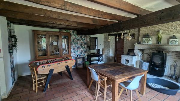 Maison  8 pièce(s)  5 chambre(s)  224 m²