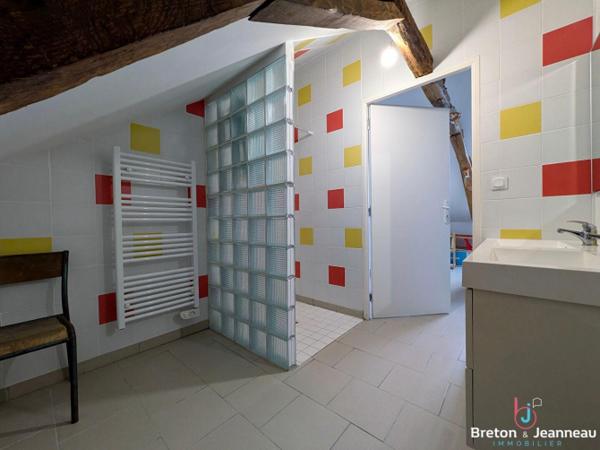 Corps de ferme sur 3 ha 39 secteur Vaiges