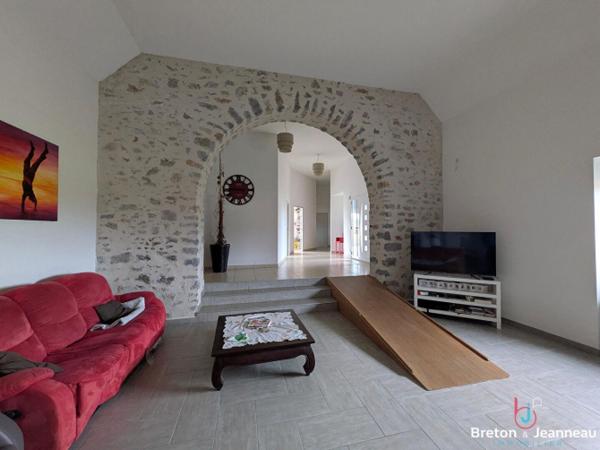 Corps de ferme sur 3 ha 39 secteur Vaiges