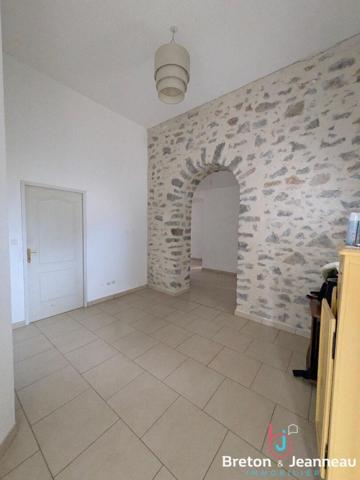 Corps de ferme sur 3 ha 39 secteur Vaiges