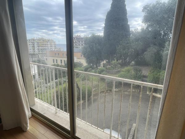 Appartement à NICE (06200)