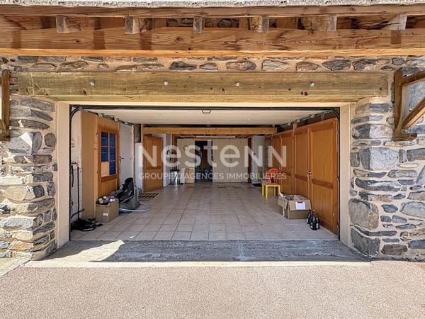 Belle maison meublée en pierre avec garage et terrain clos à Yssingeaux