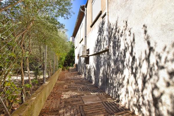 Maison de village rénovée, garage et potentiel d’aménagement