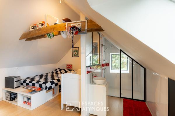 Elégante longère rénovée avec piscine et dépendances