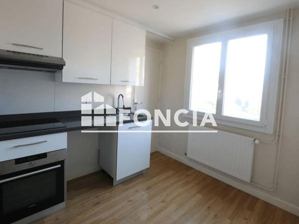 Location Appartement 4 pièces 65.47 m² - LES GRILLONS Saint Egreve 38120