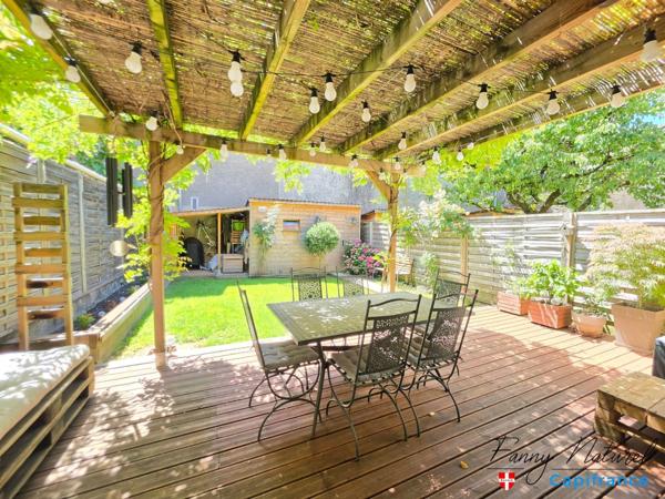 Charme de l'ancien et confort moderne : Superbe maison mitoyenne type T5 avec Terrasse, jardin et Stationnements