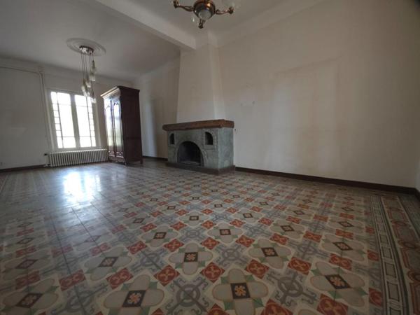 CAPENDU : MAISON BOURGEOISE ET STUDIO INDEPENDANT