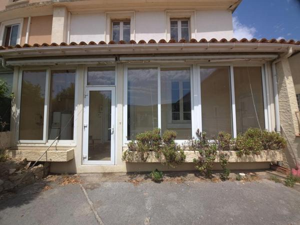 CAPENDU : MAISON BOURGEOISE ET STUDIO INDEPENDANT