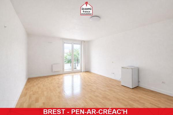 A VENDRE - APPARTEMENT - T2 - PREMIER ETAGE AVEC ASCENSEUR - BALCON - DALLE BETON - BELLE EXPOSITION - VUE DEGAGEE - DANS UNE RESIDENCE SENIOR
