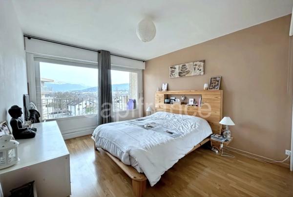 Appartement T4 85m², 2 balcons, garage possible, ANNECY MEYTHET (74)