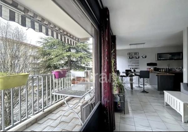 Appartement T4 85m², 2 balcons, garage possible, ANNECY MEYTHET (74)