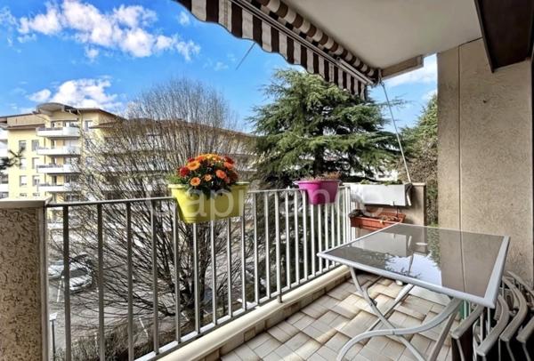 Appartement T4 85m², 2 balcons, garage possible, ANNECY MEYTHET (74)