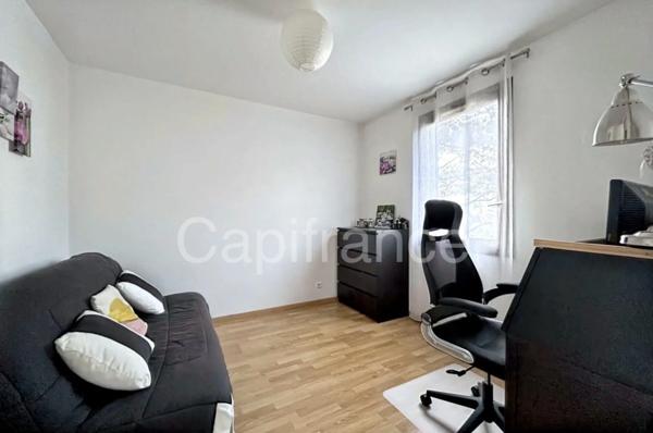 Appartement T4 85m², 2 balcons, garage possible, ANNECY MEYTHET (74)