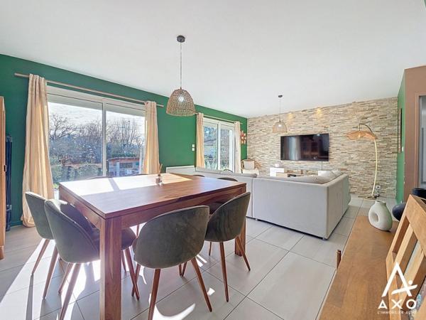 Maison traditionnelle aux rénovations de qualité