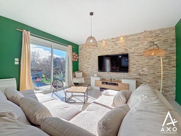 Maison traditionnelle aux rénovations de qualité