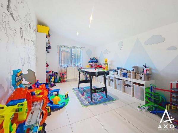 Maison traditionnelle aux rénovations de qualité