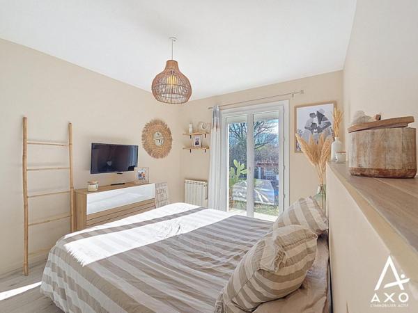 Maison traditionnelle aux rénovations de qualité