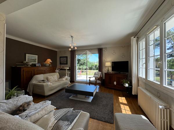 A vendre, charmante MAISON type 8 à 15 min du centre ville de Périgueux